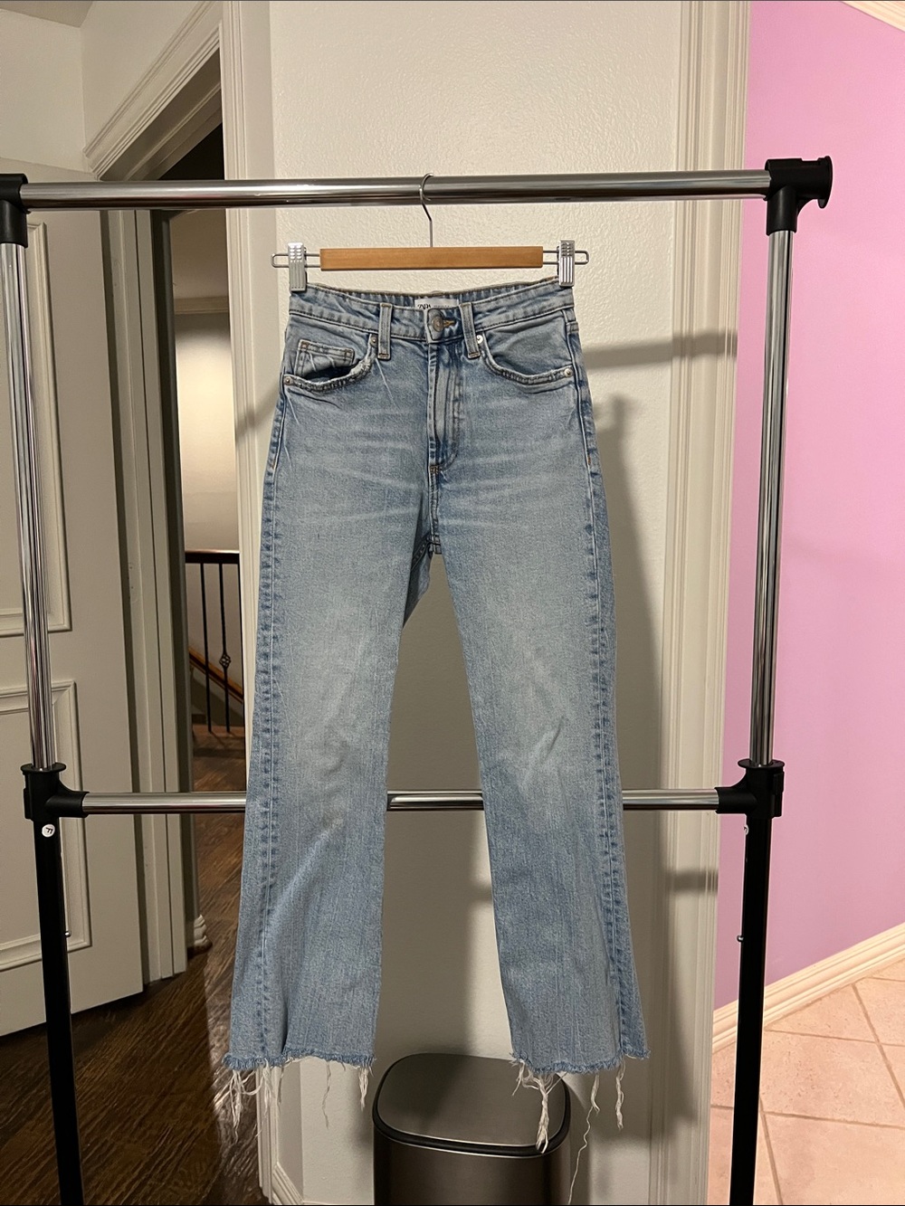 Light Wash High-Rise Straight Jeans - Blue ZARA